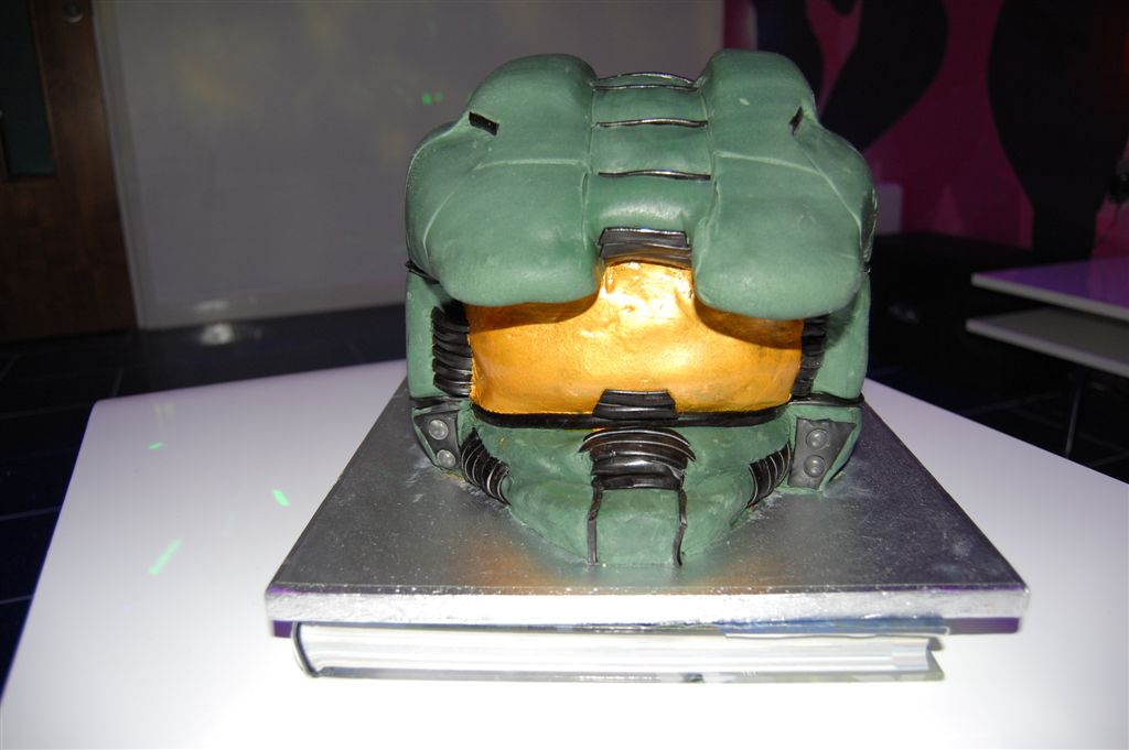 The Green I Signs Blog: Halo4 Halo 4 Master Chief helmet birthday cake ...