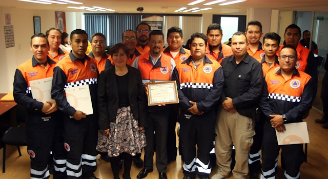 Puebla a la vanguardia, otorgan certificación a unidades especializadas de Protección Civil