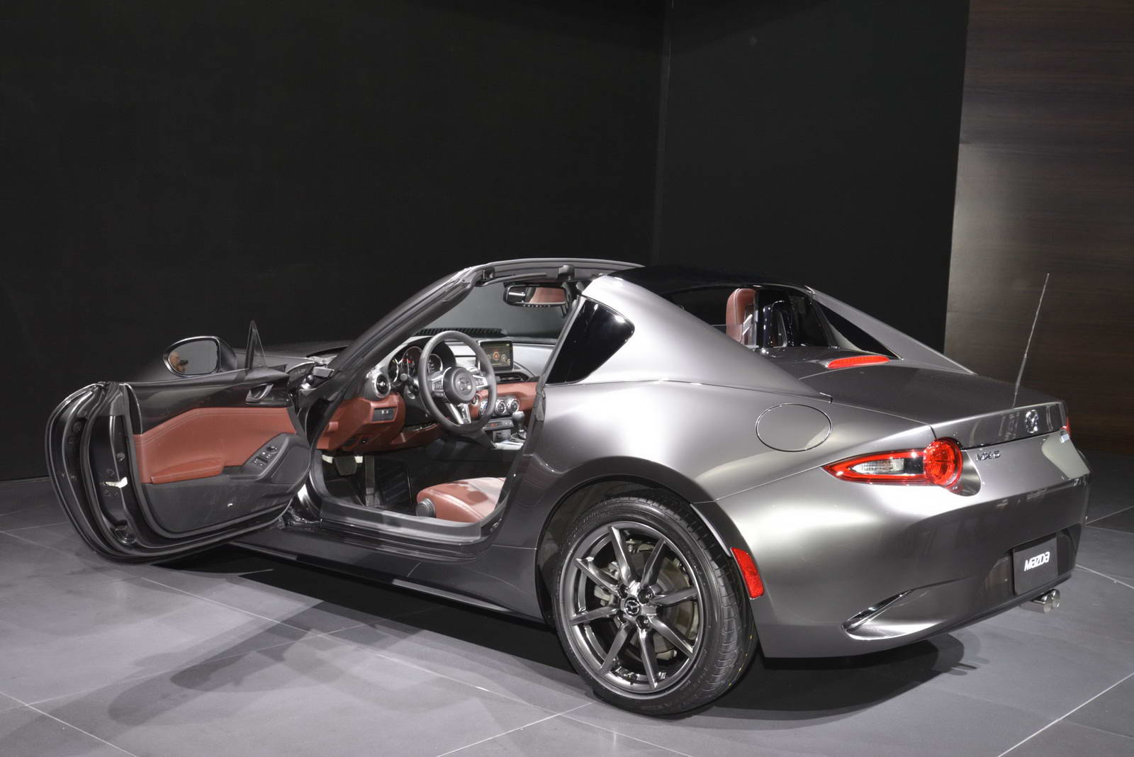 MAZDA-MX-5-RF-10.jpg