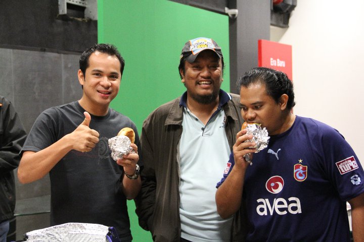 Malaysian Sports' Loose Cannon: Aswad dan sandwich ayamnya