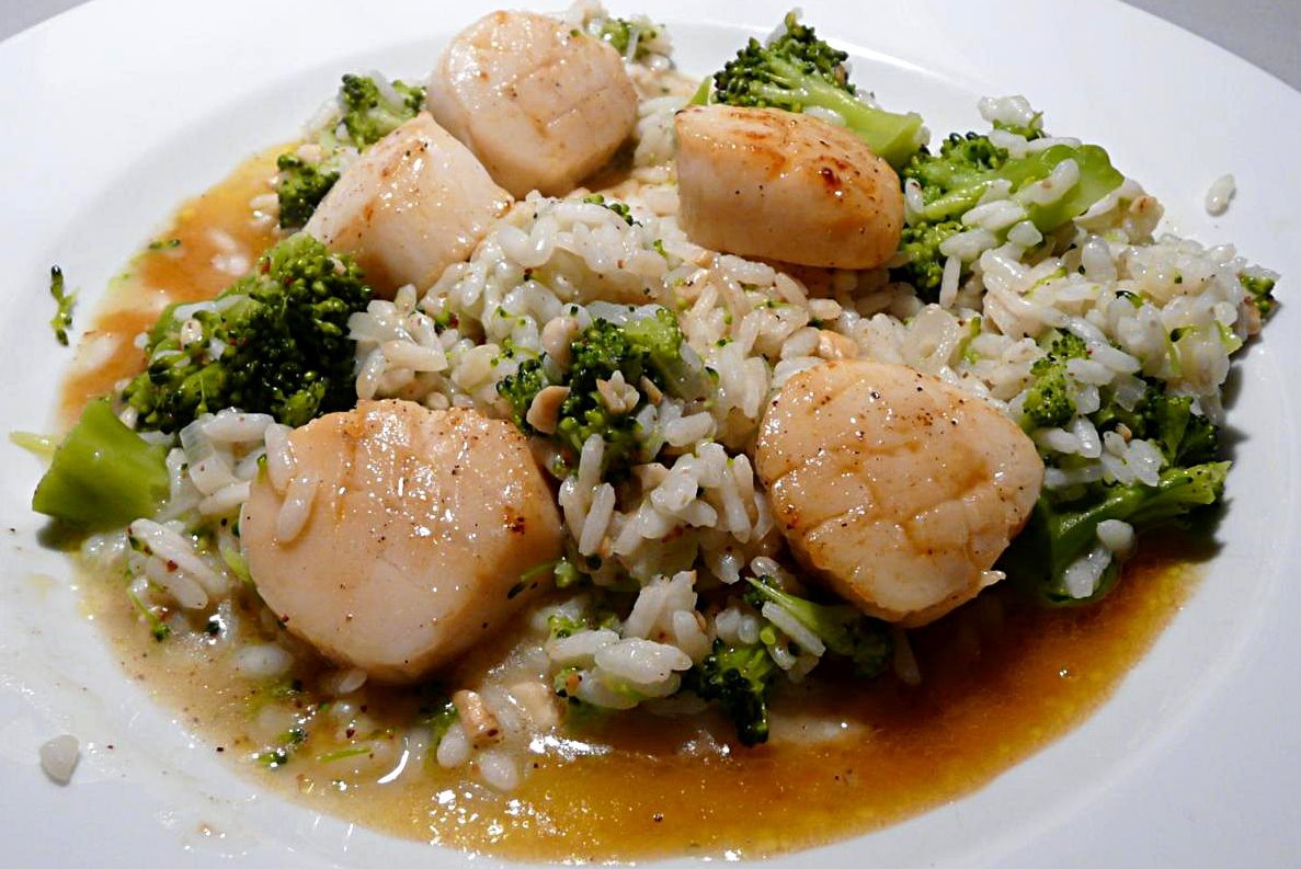 Kulinarische Welten zu Fisch und Meeresfrucht TiefseeScallops mit
