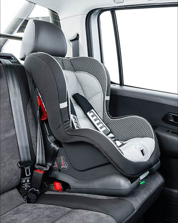 amarok isofix