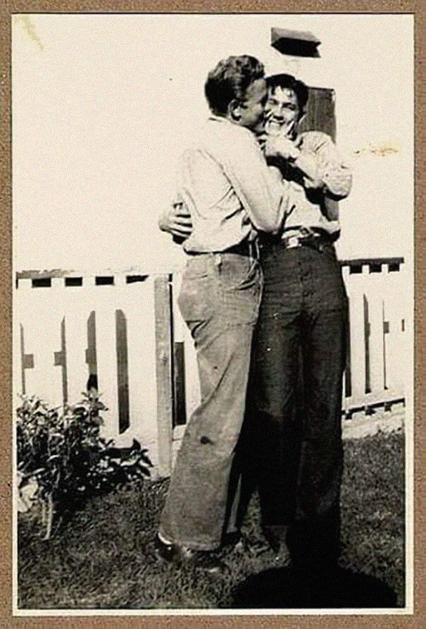 Former Priest Made A Collection Of Pictures That Prove Gay People Did Exist In The Past