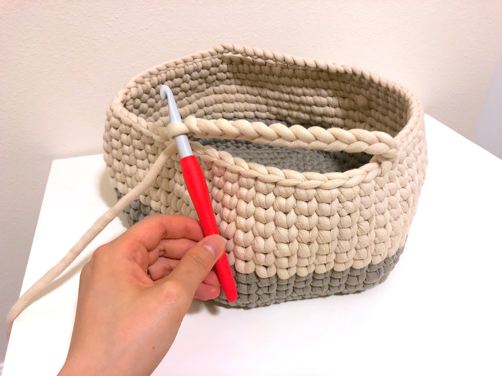 Knit Stitch Basket (Free Crochet Pattern) + Video Tutorials for