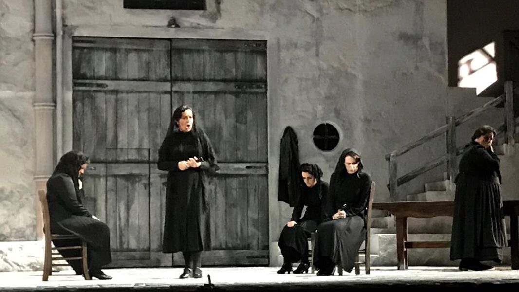 Desde La Platea La Casa De Bernarda Alba, Versión Operística Del Drama Lorquiano. Desde La Platea La Casa De Bernarda Alba, Versión Operística Del Drama Lorquiano.