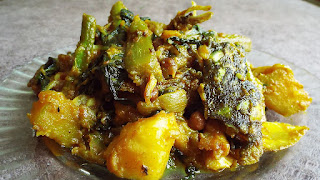 Macher-Matha-Diye-Pui-Saag-Bengali-Recipe