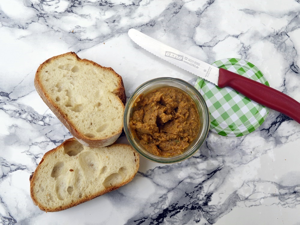 Recipe for a vegan spread with lentils - posted by Annie K, Fashion and Lifestyle Blogger, Founder, CEO and writer of ANNIES BEAUTY HOUSE - a german fashion and beauty blog