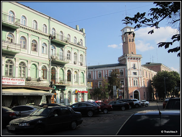Kiev batiments façades couleur vert