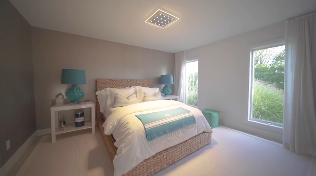 26 Interior Design Photos vs. 382 Jobs Ln, Water Mill, NY Luxury Home Tour