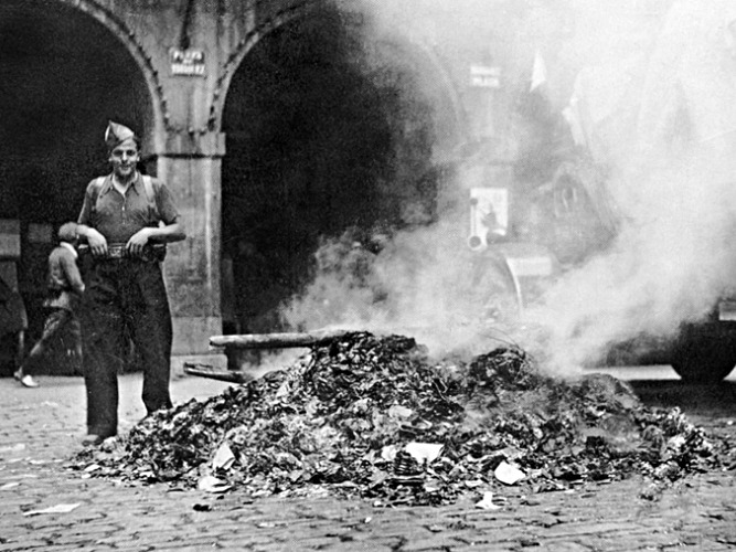 EL AYUNTAMIENTO DE TOLOSA RECORDARÁ EL 80 ANIVERSARIO DE LA QUEMA DE LIBROS EN EUSKERA