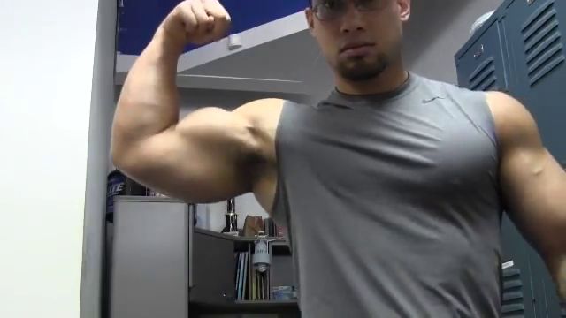 Are 17 Inch Arms Flexed Big?