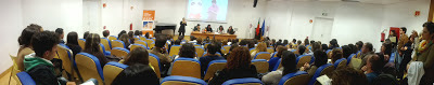 Sala cheia durante a apresentação de "o menino dos dedos tristes" na Escola Superior de Educação de Coimbra