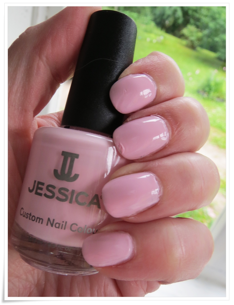 My Little Book of Beauty Jäätelöä ja kukonaskelkuviota