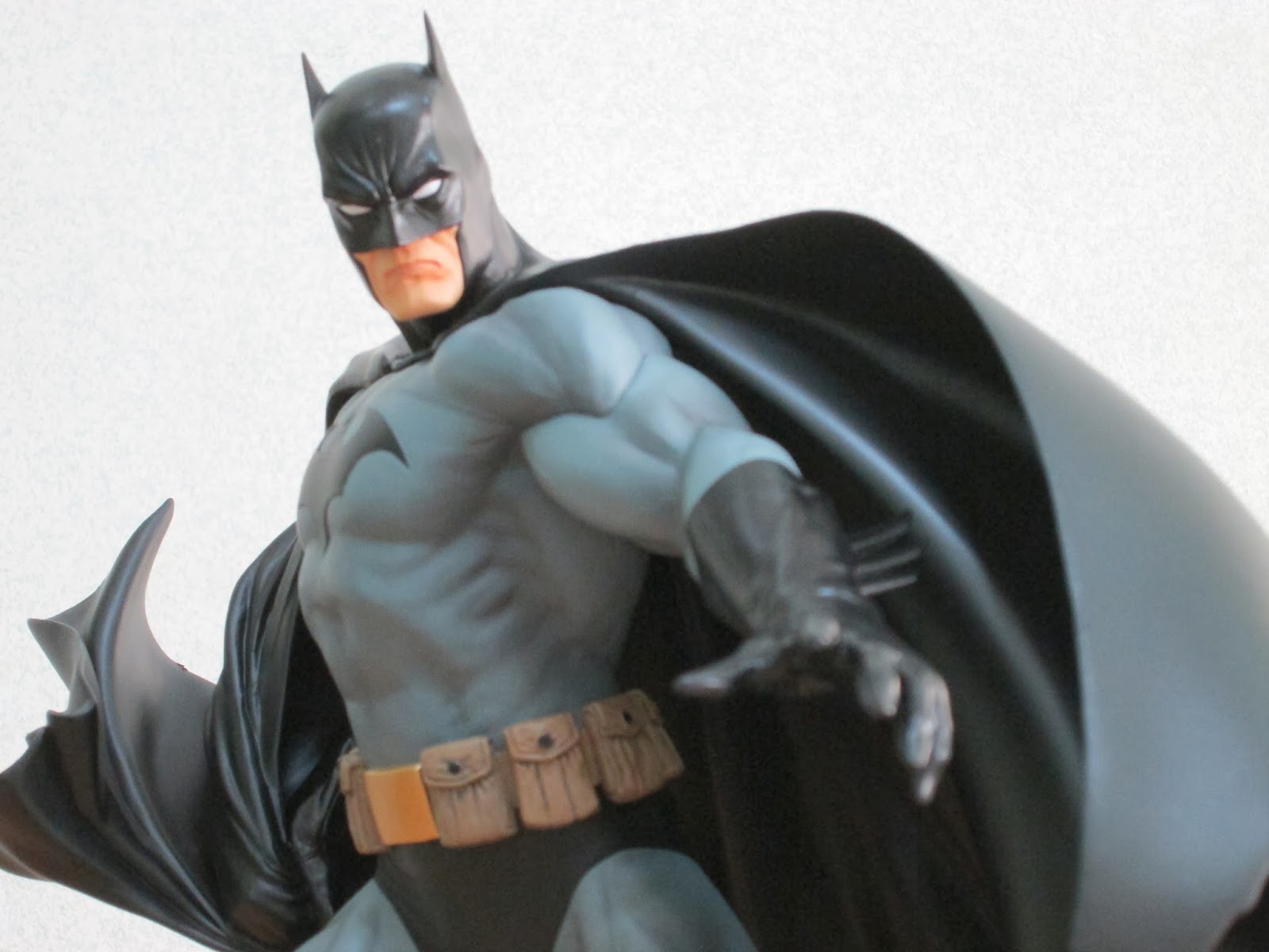 batman black costume artfx statue