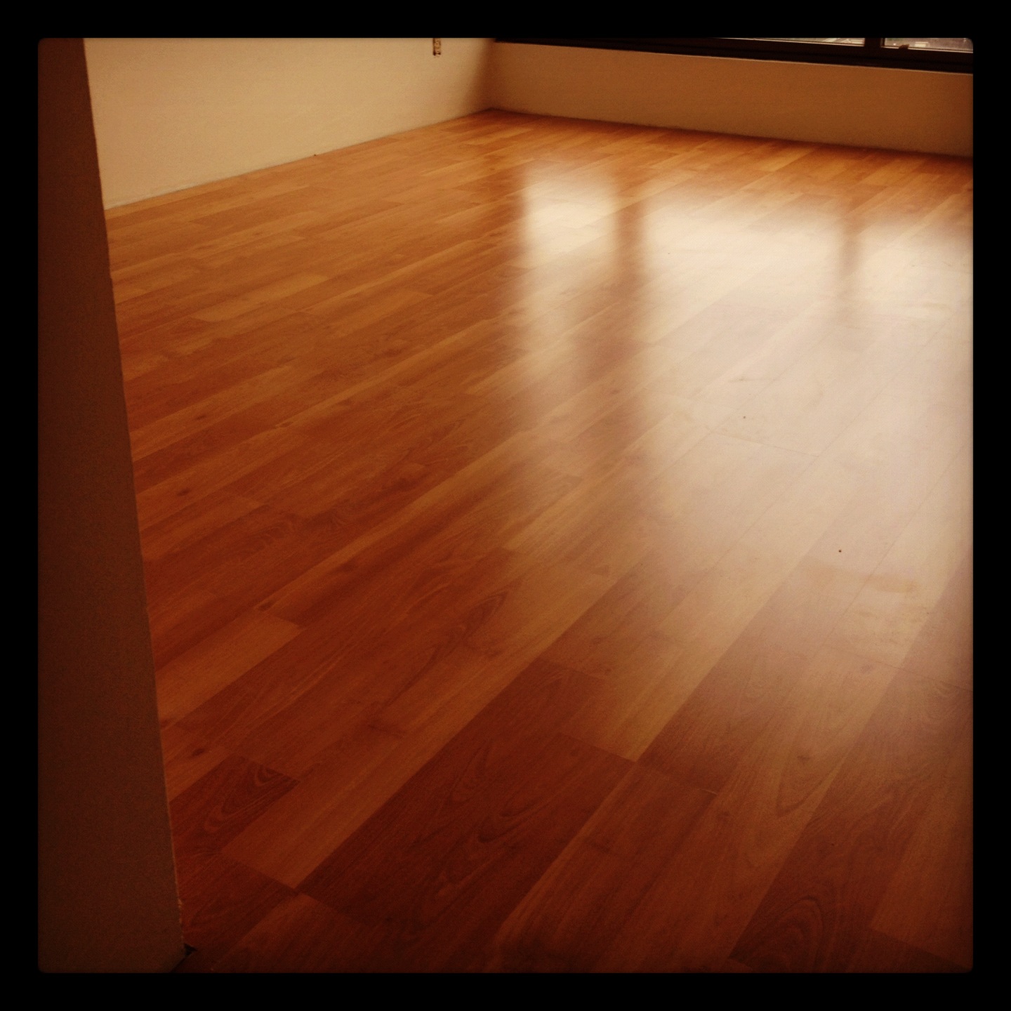 Innovative Flooring: Pergo Flooring (Bedroom)