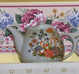 28+ Teapots And Attics: Don&#039;t Let Go PNG