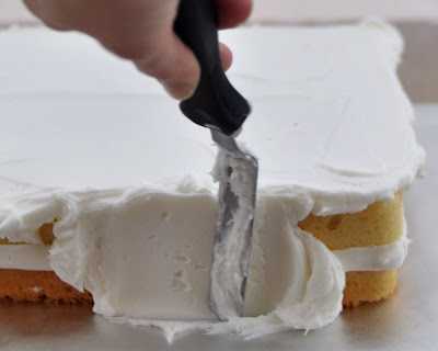 Beki Cook's Cake Blog: How to Ice the Corners of a Cake