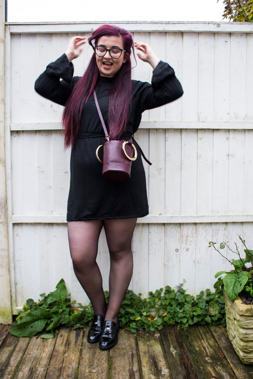 HOW TO STOP YOUR SKIRT STICKING TO YOUR TIGHTS - Fashionmylegs : The tights  and hosiery blog