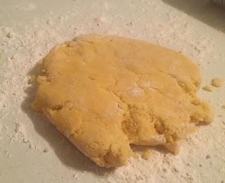 how to make pie crust from a cake mix, cake mix pie crust, can you really make a pie crust from a cake mix, we tried it, easy to make and bake pie crusts,