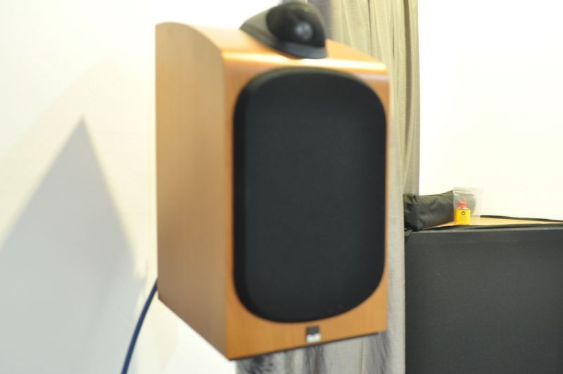 Maxx Audio Visual B&W 700 Series 703 floorstanders, HTM 7 center and