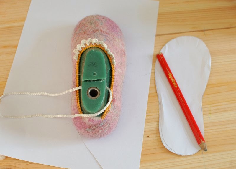Home: How to and add rubber to the slippers
