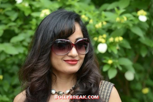 Madhavi Latha in black and maroon looking like a diva promoting her new film - (4) - Madhavi Latha Movie Launch Photos