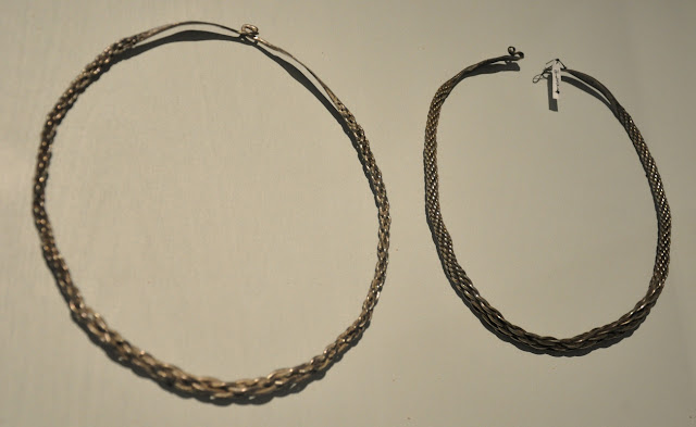 Srebrne grzywny pochodzące ze skarbu wczesnośredniowiecznego z Lisówka