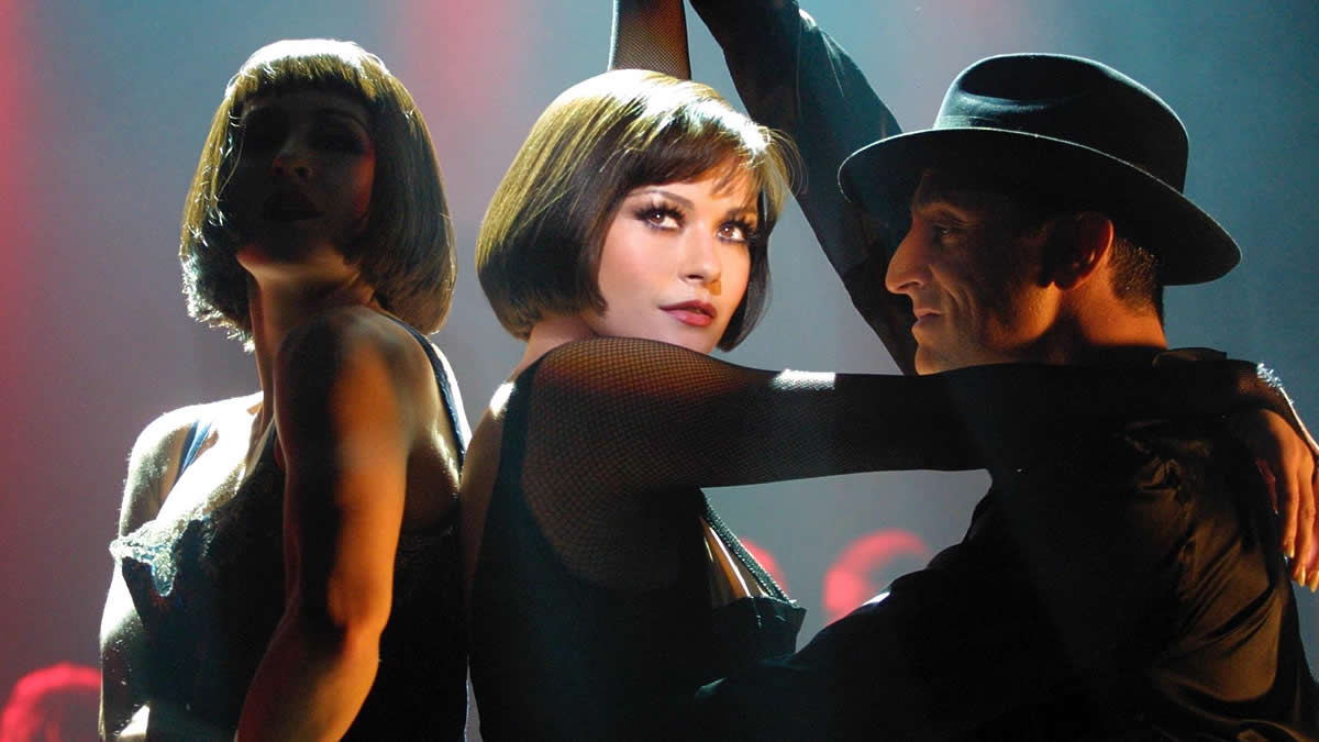 movie-review-chicago-2002-lolo-loves-films