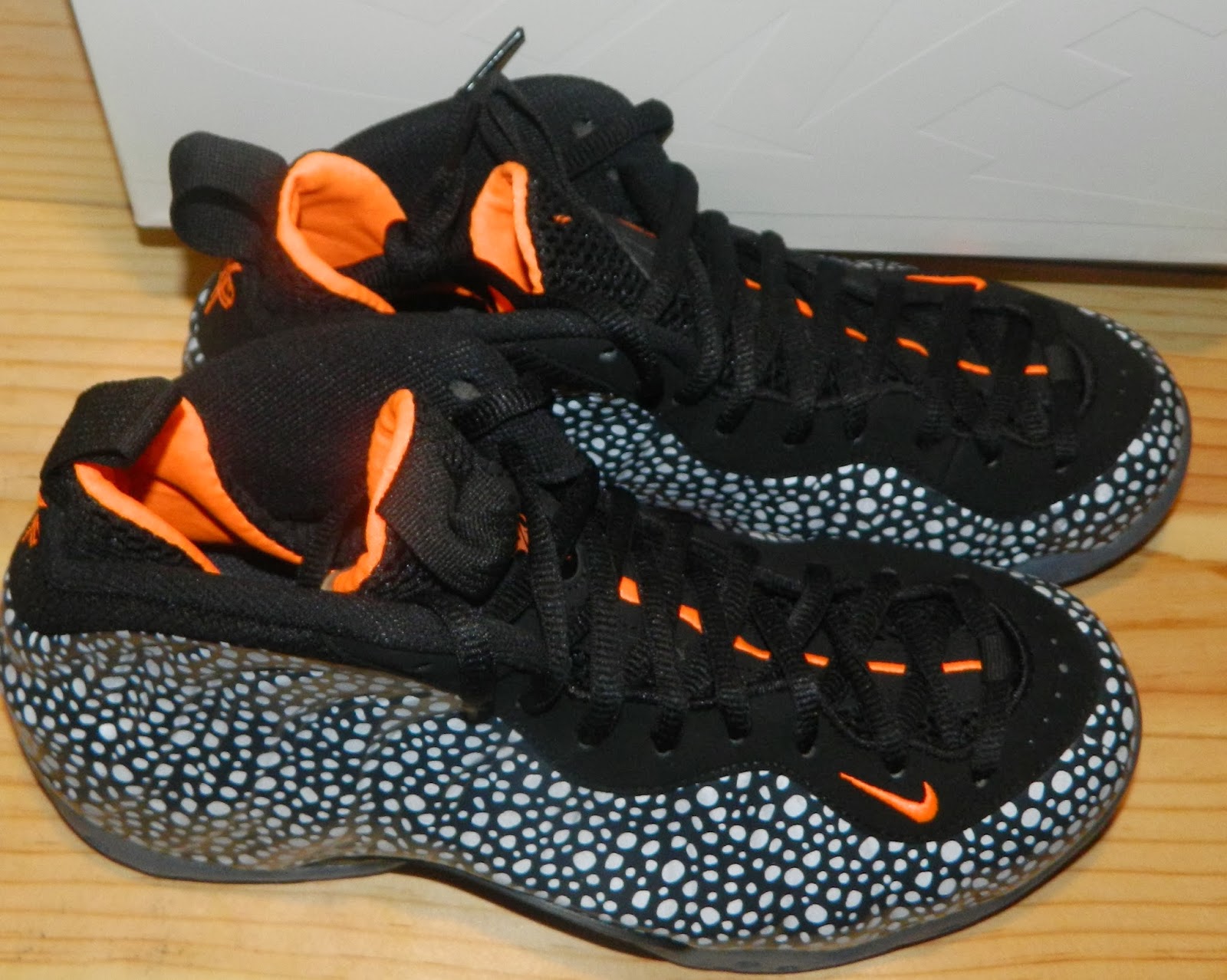 foamposite safari on feet