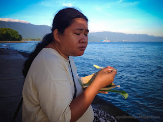 Woman Enjoy A Holiday Breakfast By The Beach In The Fresh Morning Atmosphere North Bali Indonesia