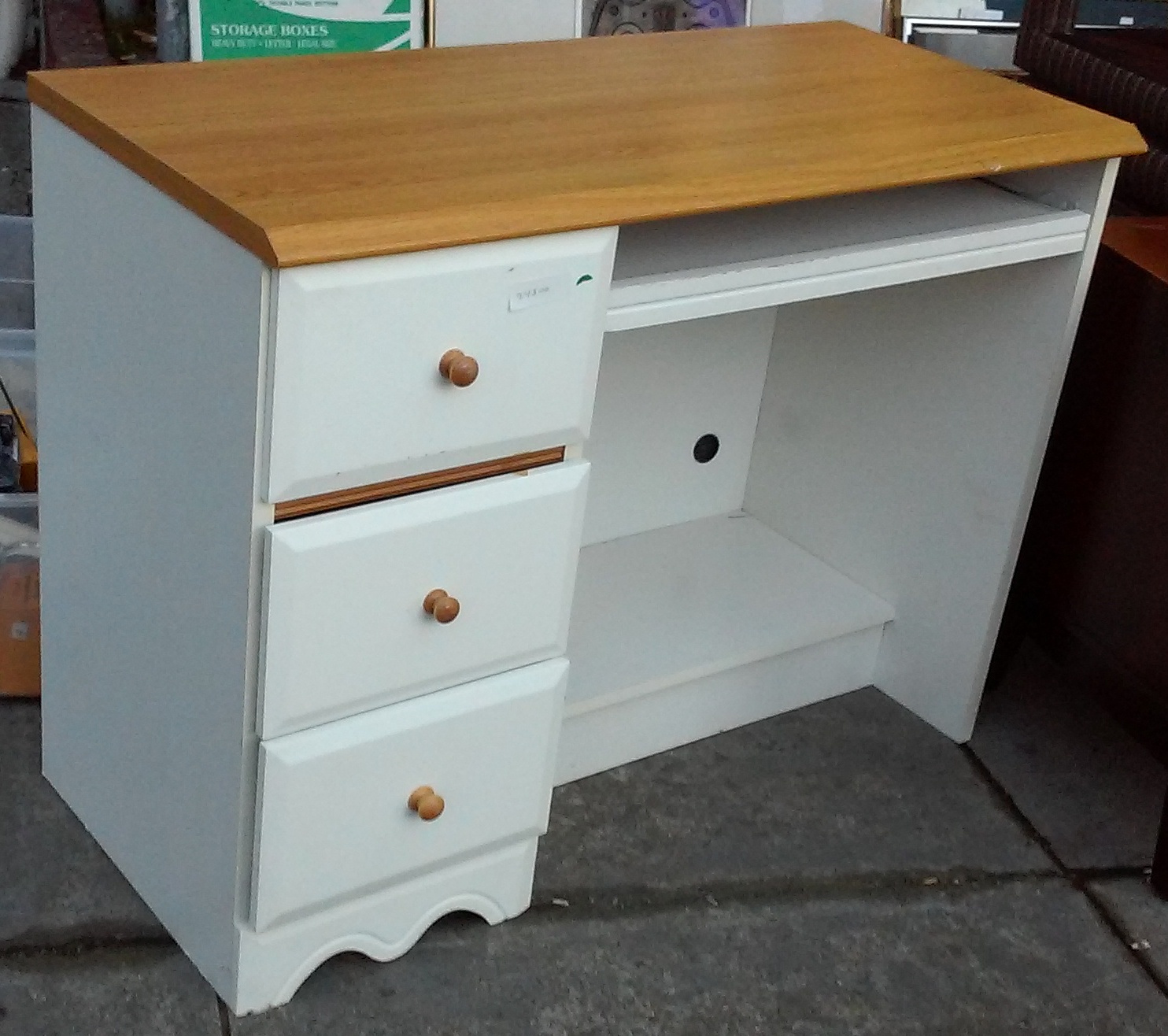 UHURU FURNITURE & COLLECTIBLES SOLD **BARGAIN BUY** 24800 Oak Effect