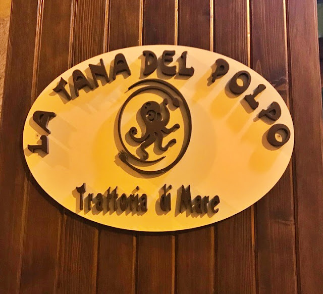 Gdzie zjeść w Bari kolację? La Tana Del Polpo - najlepszy makaron z pistacjami i krewetkami w mieście.