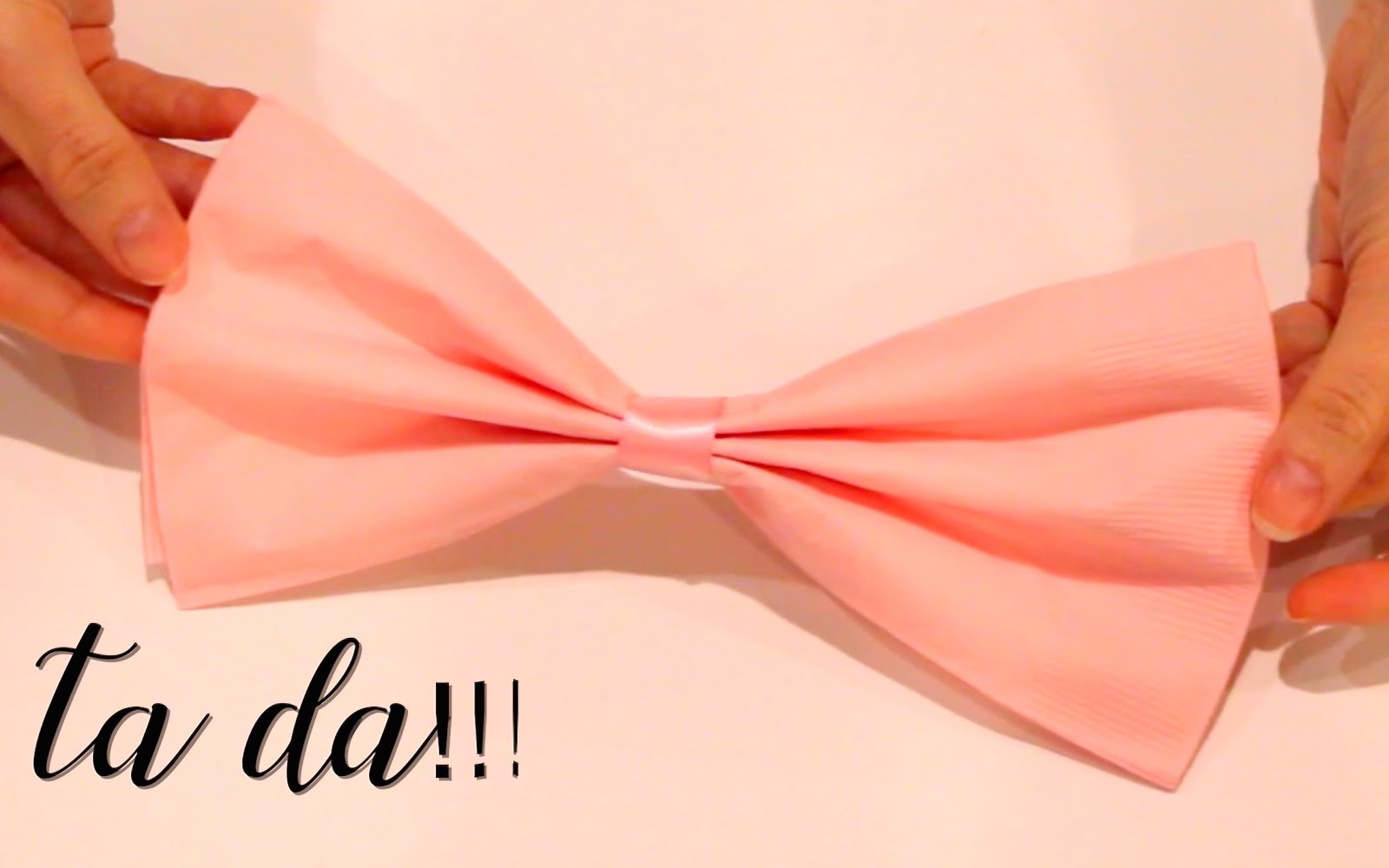 {VIDEO} DIY Bow Napkins (Cheap, Easy Pink Paper Bow Napkin Table