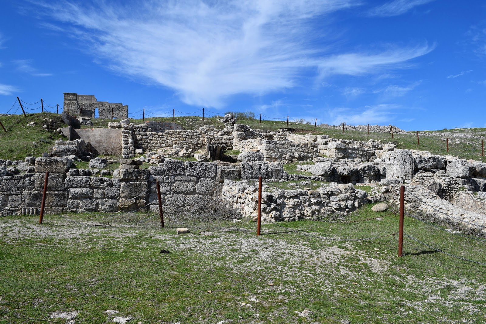 Yacimiento arqueológico de Acinipo (Ronda, Málaga) - Un Destino Entre ...
