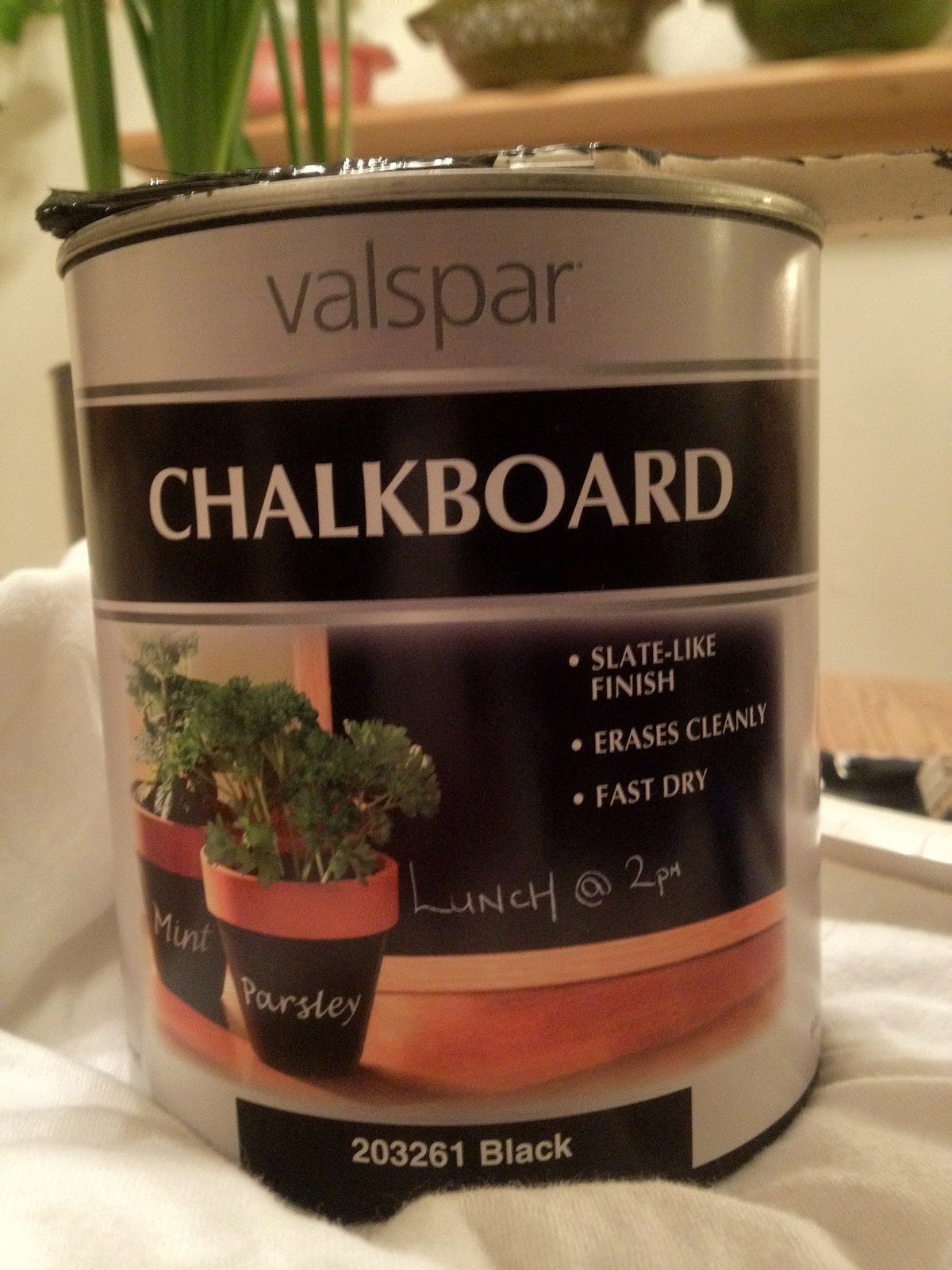 ButtonHook: DIY Chalkboard Wall