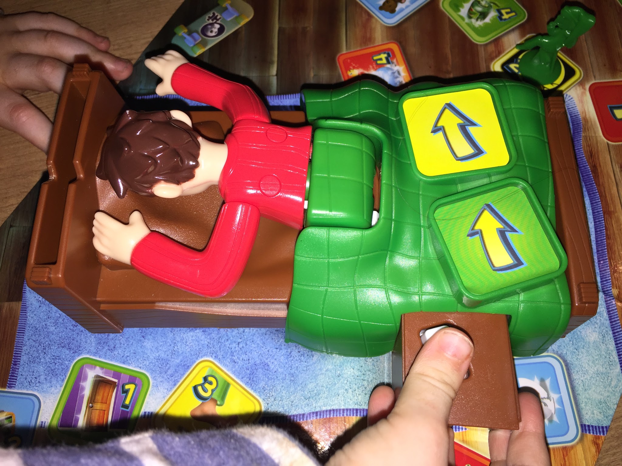 Playdays and Runways Sshh! Don't Wake Dad Electronic Board Game Review