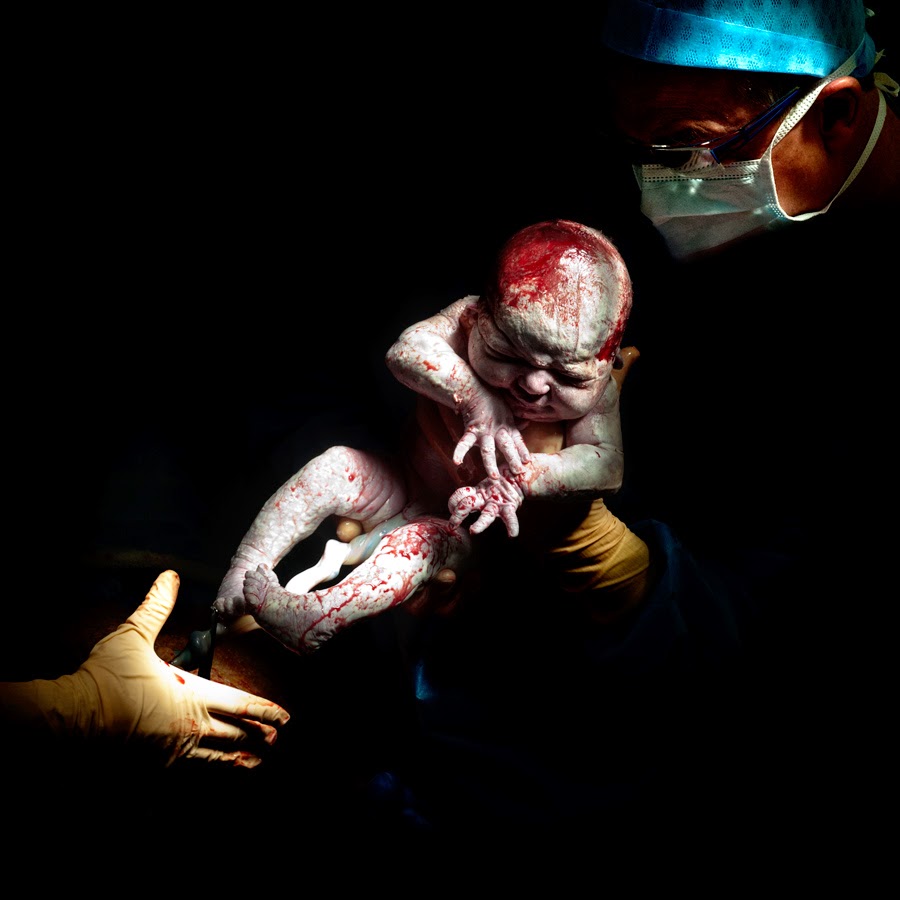 Portraits Of Newborns Taken Few Seconds After Birth