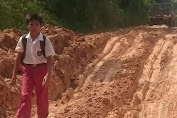 Begini Perjuangan Anak-Anak Desa Lubuk Mandarsah Pergi Ke Sekolah 