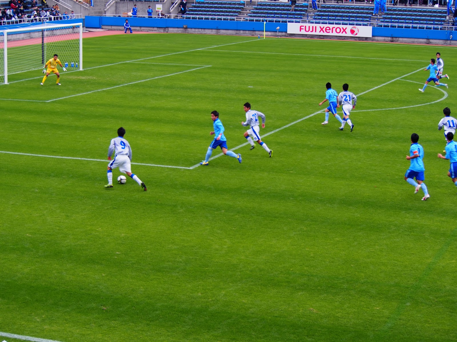 白いページ 高校サッカー選手権 神奈川県予選決勝で 座間のメッシ を見た
