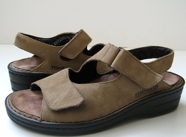 MEPHISTO MOBILS SANDALS SIZE 8 SIZE 39