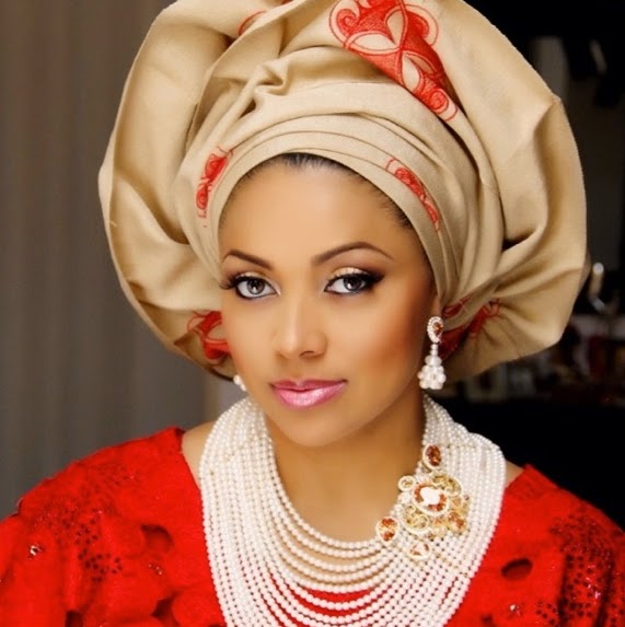 lola omotayo