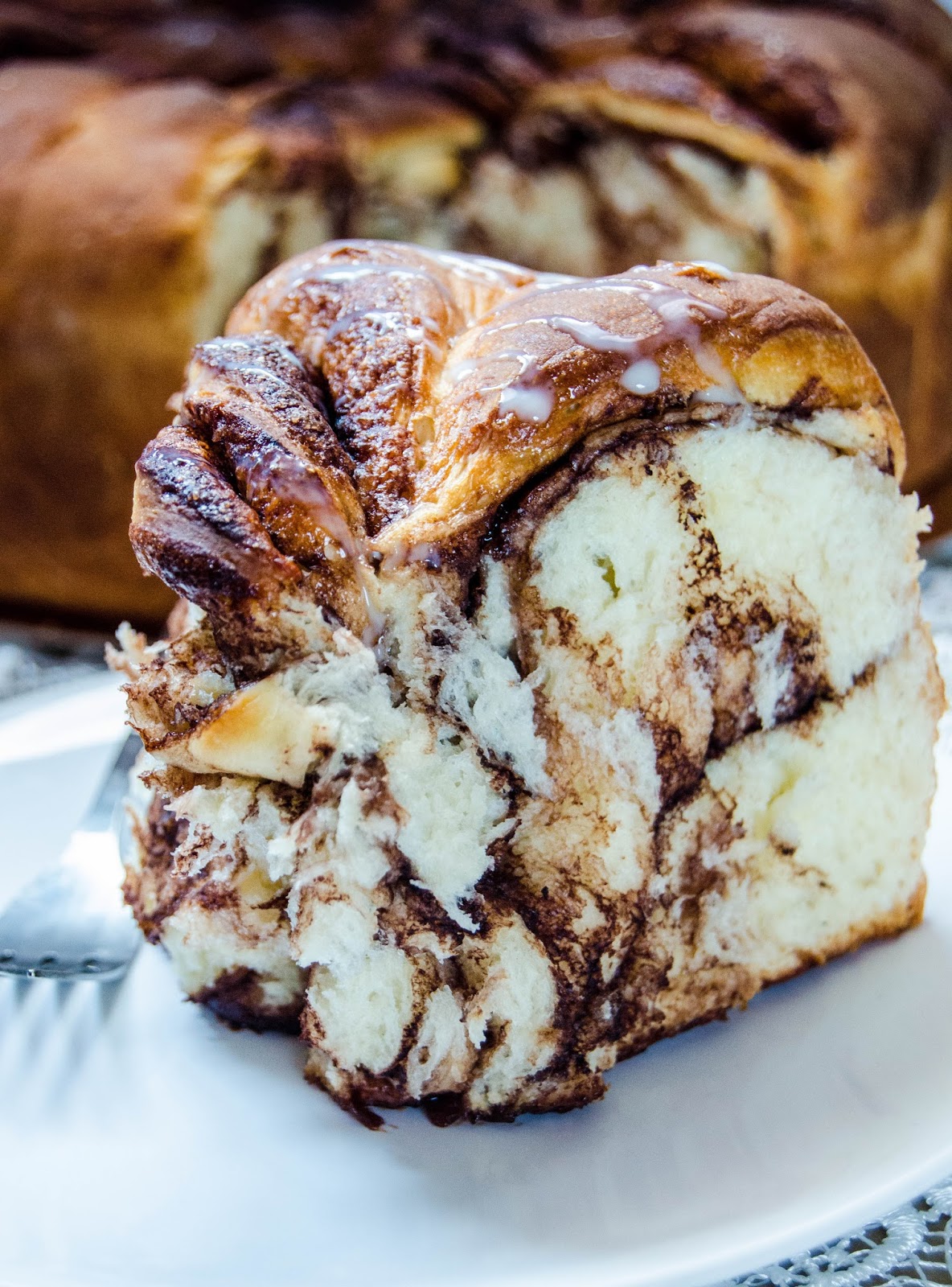 {Cinnamon and Chocolate Sweet Bread} - Cozonac impletit cu ciocolata si scortisoara