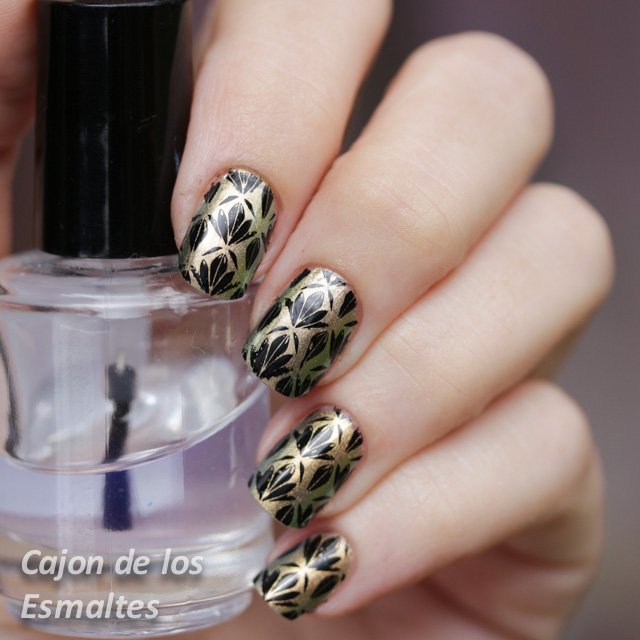 estampado con Chanel Peridot y Bornpretty L007