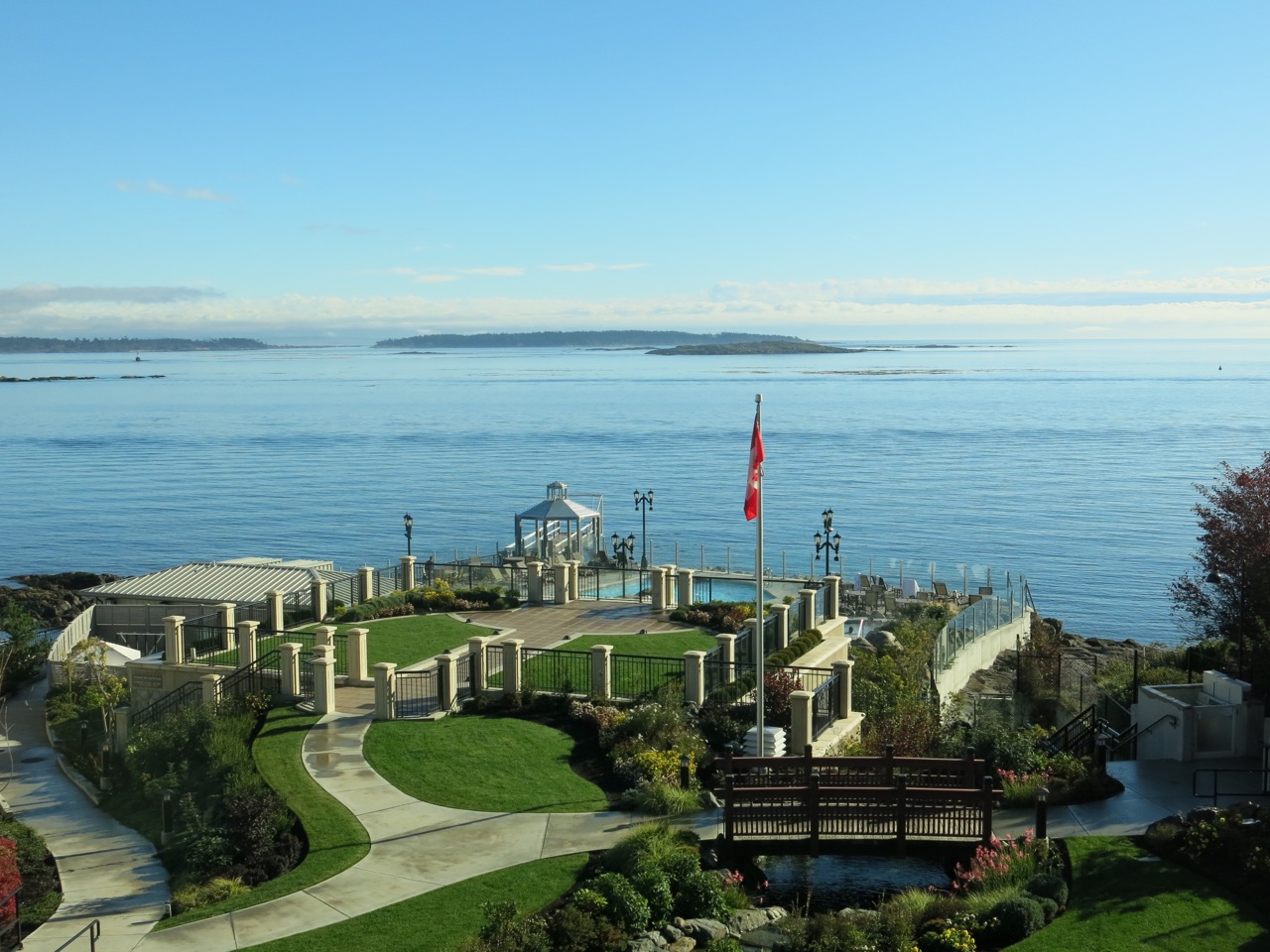 Closet Canuck: Victoria’s Oak Bay Beach Hotel offers Fall Getaway Promotion