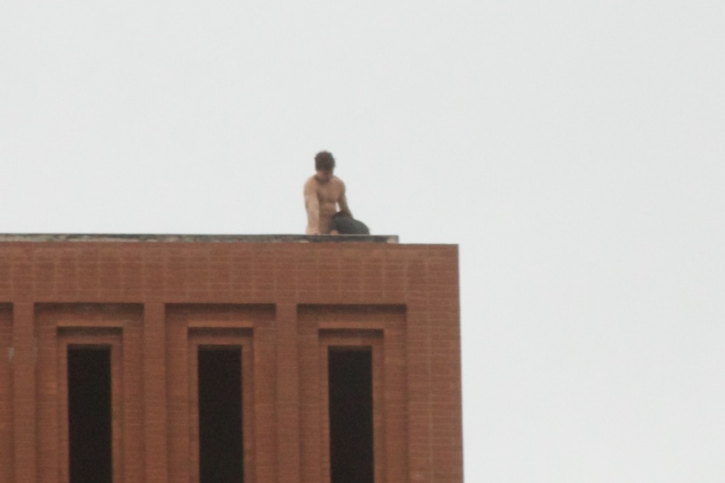 Usc Rooftop Sex Scandal Photos Of Kappa Sigma Fraternity Member Having Relations With Female On