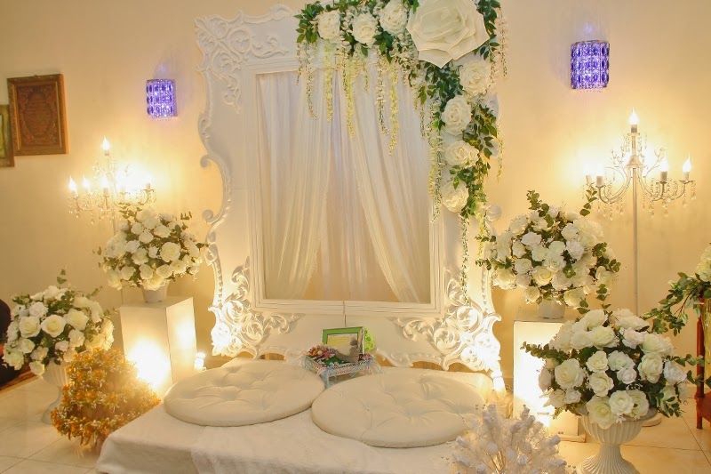 gaun pengantin bercadar modern hiasan bunga