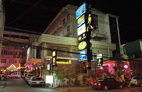 Nakhon Ratchasima นครราชสีมา โคราช Korat Booking. จองโรงแรมนครราชสีมา: Korat  Hotel โรงแรม โคราช โฮเต็ล KR Hotel.
