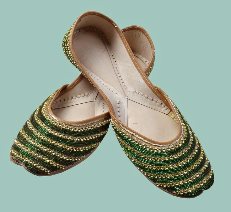 designer khussa