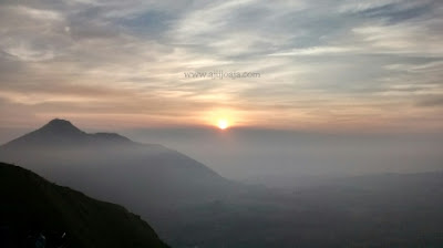 sunrise gunung andong