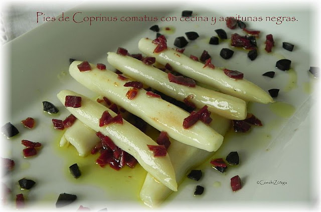 Pies De Coprinus Comatus Con Cecina Y Aceitunas Negras
